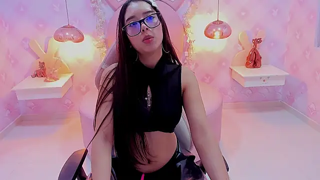 SofiaCuteee  online show from March 8, 1:04 pm