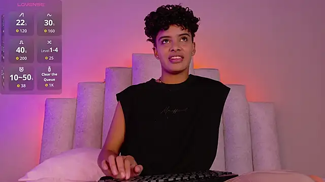 BeckaBlue online show from April 24, 1:03 pm