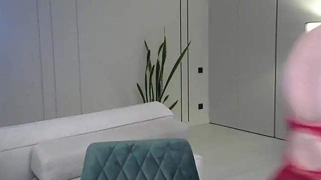 Kleotempt online show from April 12, 5:38 pm