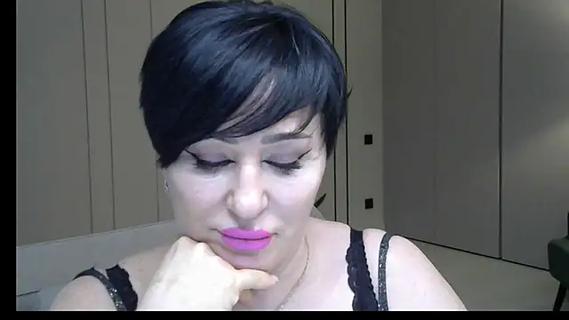 Kleotempt online show from April 27, 7:33 pm