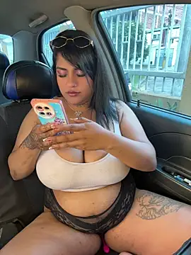 Nahomy firee online show from April 26, 7:44 pm