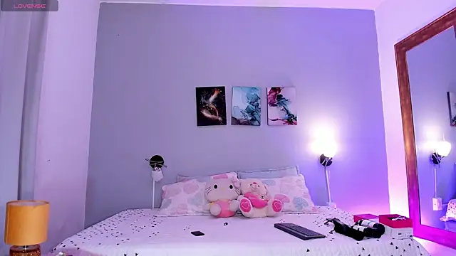 KimTaylorW online show from April 14, 2:44 am