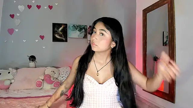 KimTaylorW online show from February 25, 9:35 pm