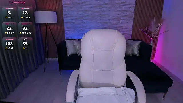 ANGIE-SMITH online show from April 22, 10:56 am