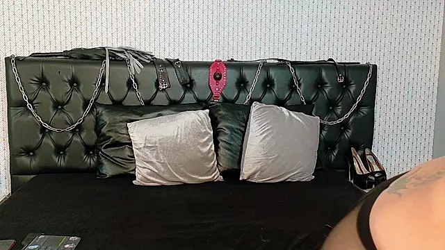 MollyRubio online show from April 23, 1:57 pm