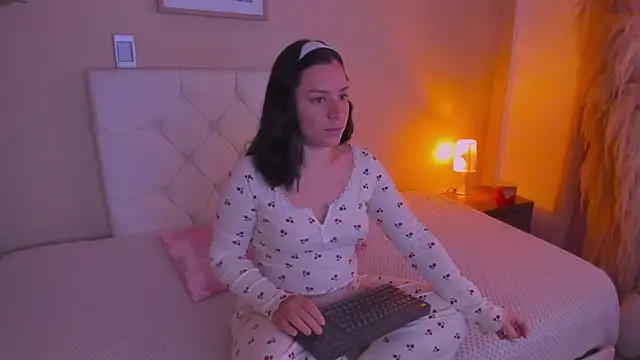 Dollhell online show from April 21, 11:17 am