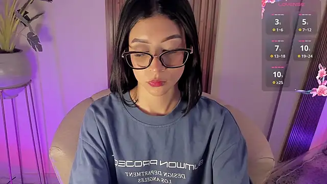 Lady  scarlett online show from April 25, 1:41 pm