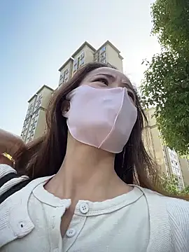 Mia-lp online show from April 24, 1:52 am