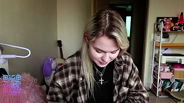 LisaNelsona online show from March 10, 12:36 am