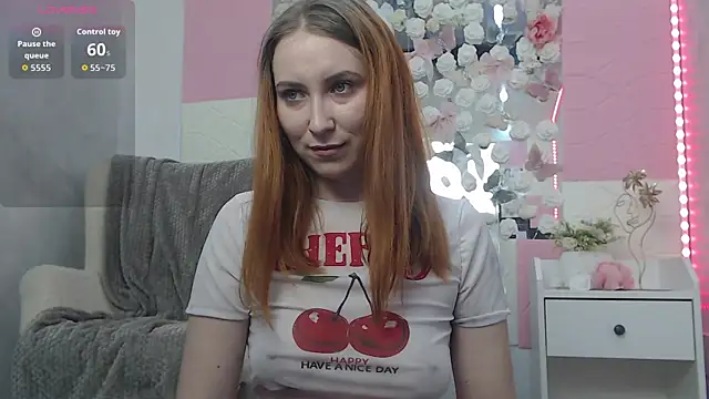EmberLuna  online show from June 12, 6:54 am