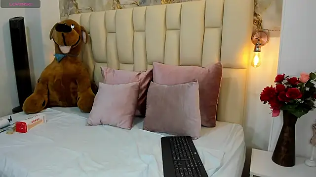 shelseanova online show from April 27, 10:18 pm