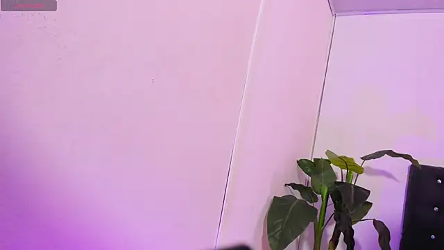 LINDSAY TAY online show from April 21, 3:35 am