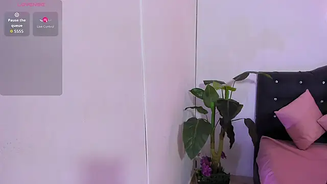 LINDSAY TAY online show from April 20, 3:20 am