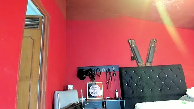 foxxy rouse online show from March 9, 2:15 am