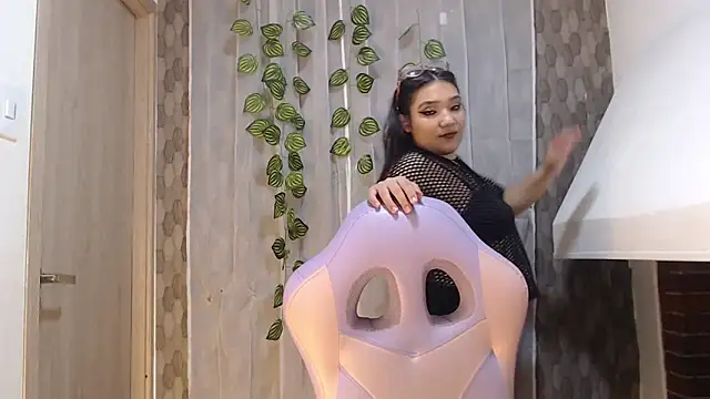 anyela donecm online show from April 18, 7:51 pm