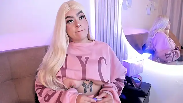 ZafiroMartini  online show from April 22, 2:52 am