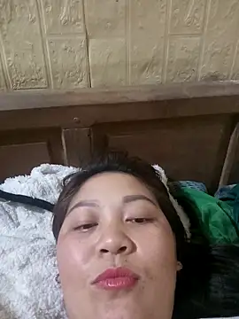 Linhna20 online show from March 11, 4:53 pm