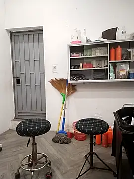 Ivy Trix2 online show from April 25, 1:41 pm