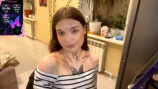 TracyDenoon online show from March 5, 4:25 pm