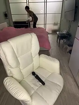 SofieLund online show from April 23, 7:05 pm