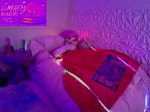 Moongirl117 online show from March 6, 12:17 am