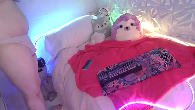 Moongirl117 online show from March 1, 2:17 pm