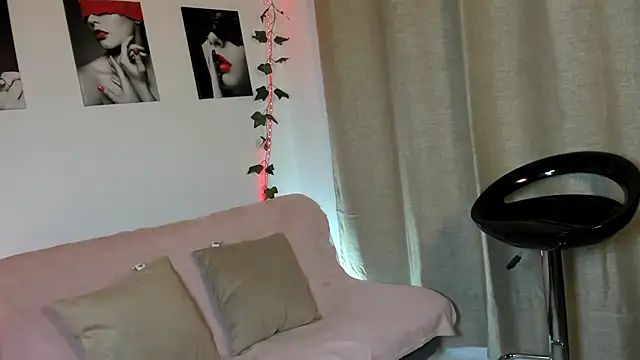 Rebeca Marchetti online show from April 22, 3:03 am