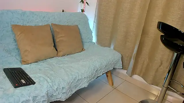 Rebeca Marchetti online show from April 11, 9:07 pm