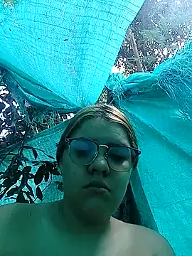 single kitten online show from April 24, 12:30 pm