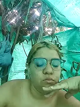 single kitten online show from April 23, 12:29 pm