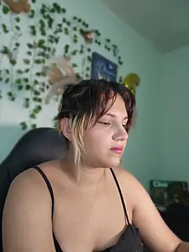 aurora bela online show from April 24, 12:02 am