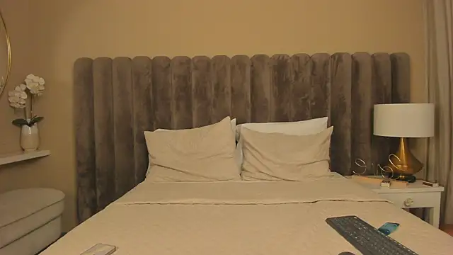 SofiBaez online show from April 25, 12:35 am