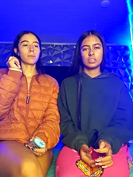 SAMY AND ARI online show from April 22, 11:07 am