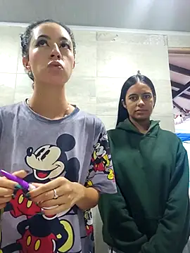 SAMY AND ARI online show from April 21, 11:06 am