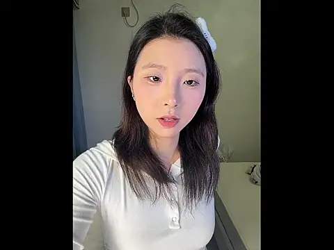 Y--F--LOVE online show from March 30, 4:06 pm