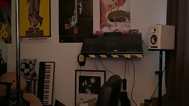 babydoll200369 online show from March 14, 9:10 am