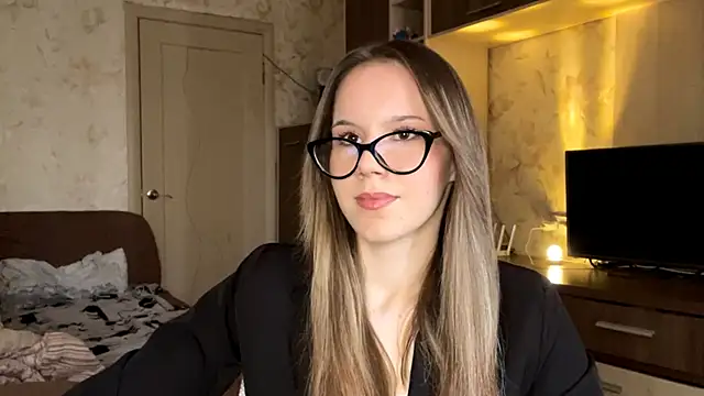 PrettyReal online show from March 6, 8:20 am