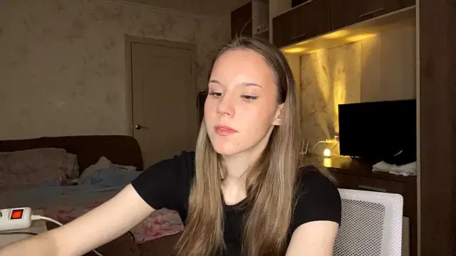 PrettyReal online show from March 3, 8:20 am