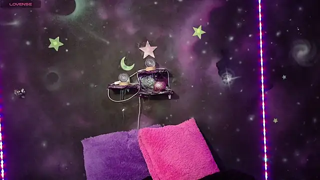 ValentinaRojass  online show from April 25, 4:15 pm