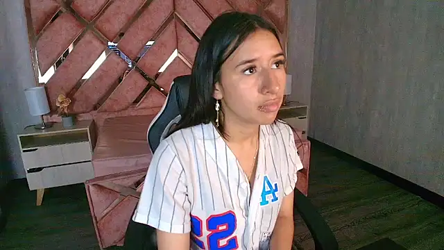 LilyRossi  online show from May 16, 12:15 pm