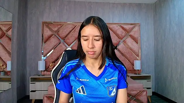 LilyRossi  online show from May 21, 1:31 pm