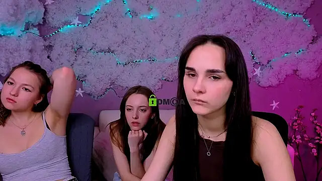 chloe ley online show from April 13, 12:06 pm