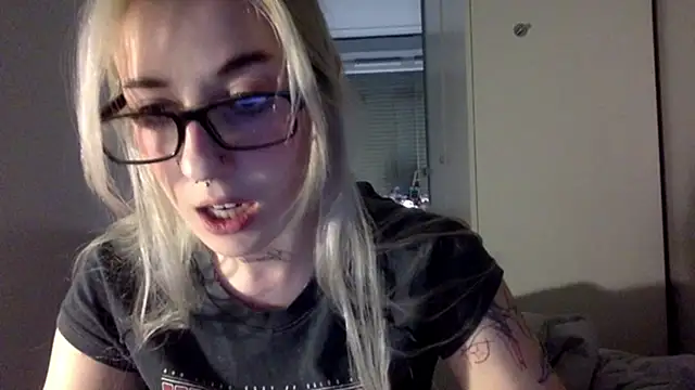 EmmyWet online show from March 10, 7:51 pm