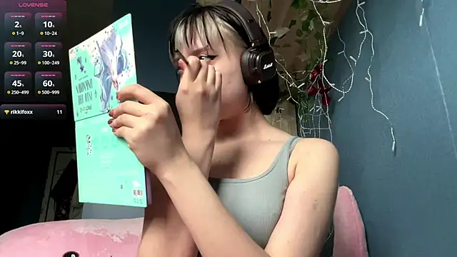 AueshaSimon online show from April 24, 5:32 am