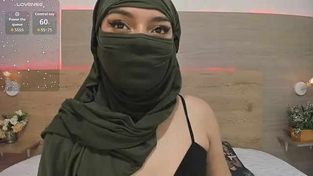  jennaa online show from April 8, 8:11 pm