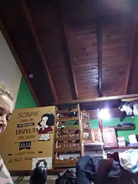 momismilf544 online show from June 18, 11:42 pm