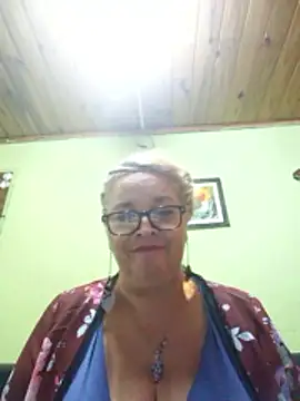 momismilf544 online show from April 26, 5:21 pm