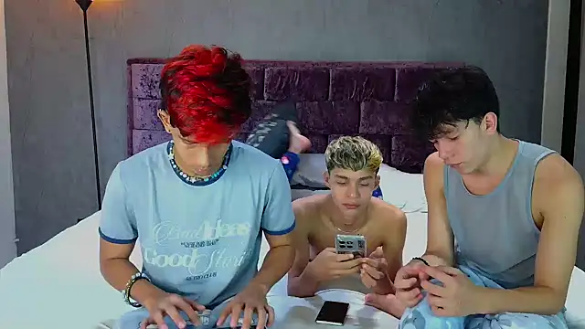 Bryan Santos z online show from April 20, 8:45 pm