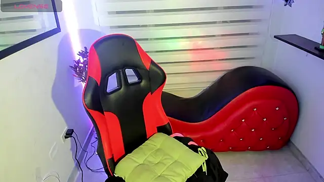 Agatha Marin online show from April 26, 3:59 am