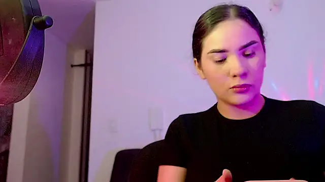 AriaDonatti online show from March 5, 11:00 pm